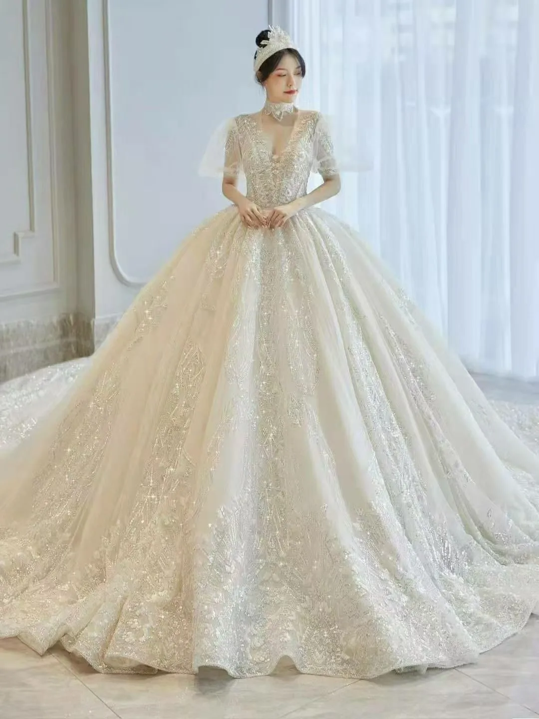 

2021 Luxury Ball Gown Wedding Dresses Crystals Sequins Beaded Wedding Gowns Sparkly Bridal Dresse