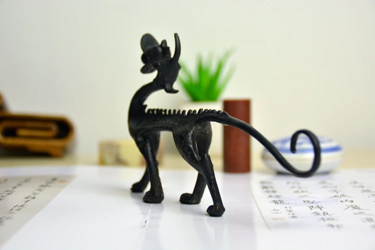 

Pure Copper Dragon Walking Beast Totem Dragon Shaped Pen Holder Pen Holder Auspicious Beast Chinese Zodiac Dragon Animal Statue