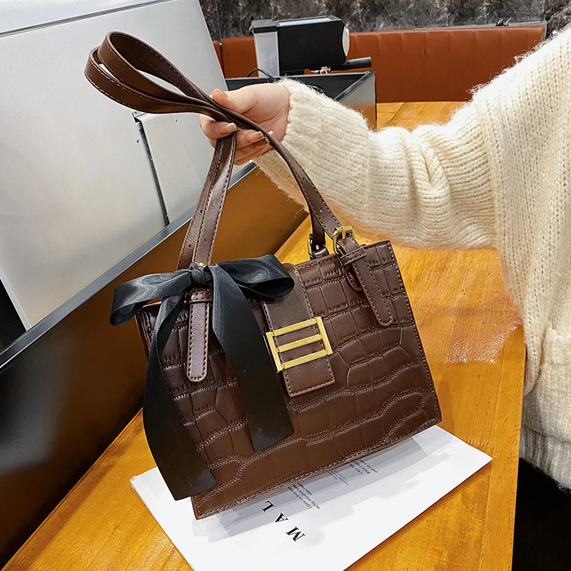 

Retro Square Shoulder Bag for Women 2021 Quality Leather Handbags Black Bow Totes Bag Solid All-match Ladies Top-Handle Bags Sac