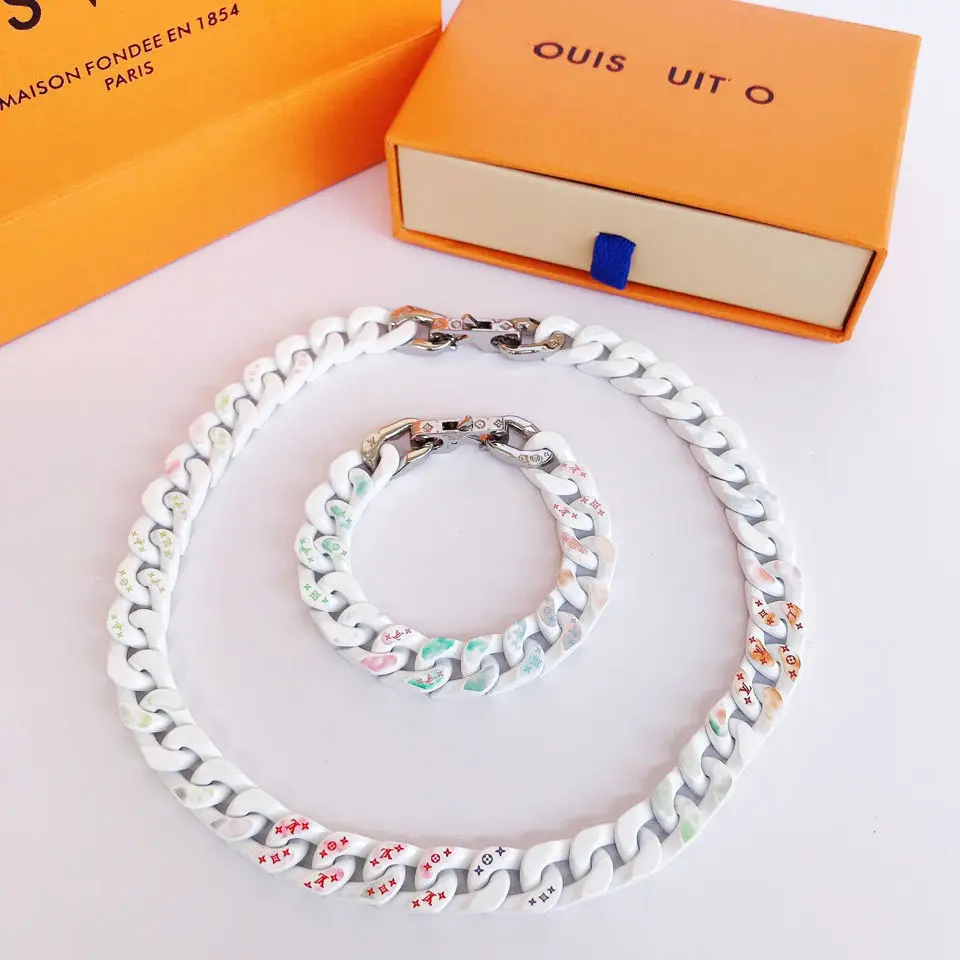 

Ожерелье с граффити, Ювелирное Украшение с цепочкой и распылителем, с изображением синего неба, белых облаков, для пар