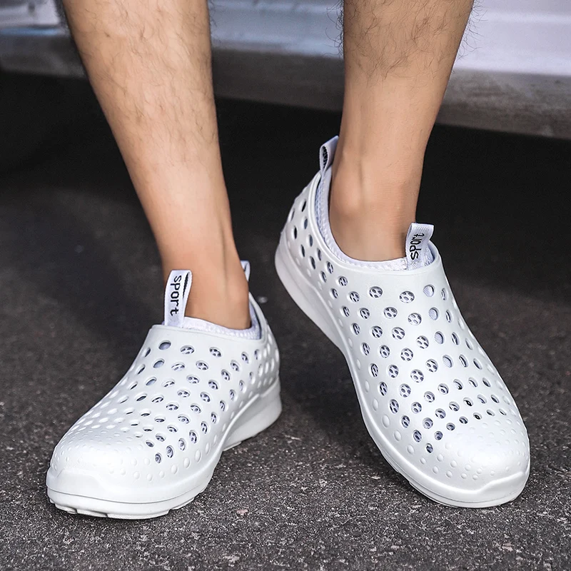 

2020 New Outdoor Lovers Sandals Summer Beach Sandals Men Clogs Fashion Shoes Sandale Homme Sandalias Homem Sandalet Size 35-44