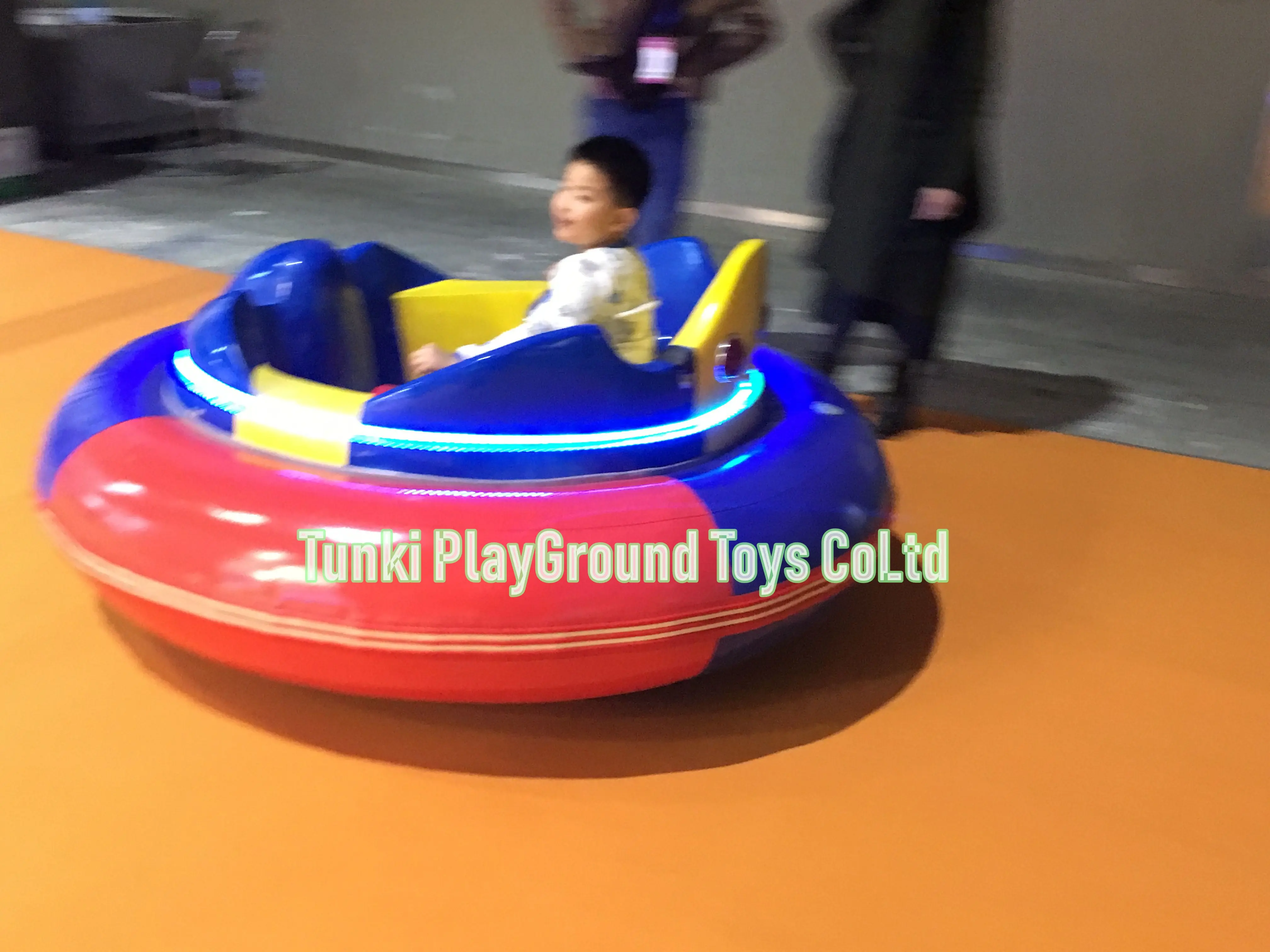 Стекловолокно парк развлечений электрическая батарея питание надувной dodgem