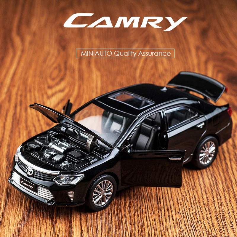 

1:32 TOYOTA Camry Children Metal Toys Pull Back Wheels Flashing Machinery For Kids Diecast Model Car Birthday Christmas Gifts