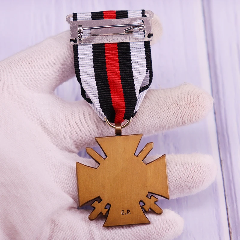 Почетный крест мировой войны 1914-1918 пин времен 1 немецкий финденбургский с мечами