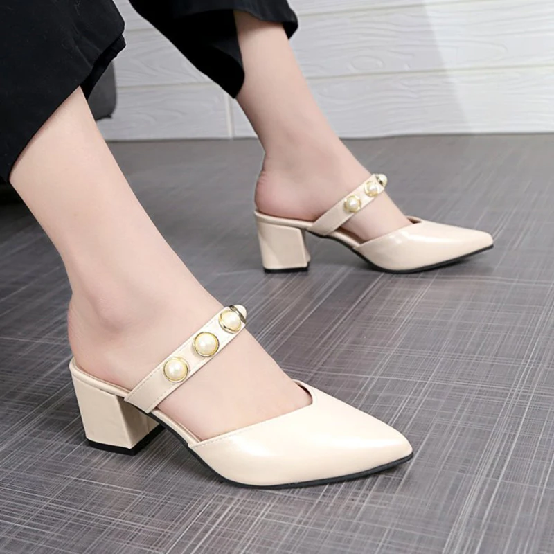 Женские модные шлепанцы без задника с закрытым носком и жемчугом элегантные