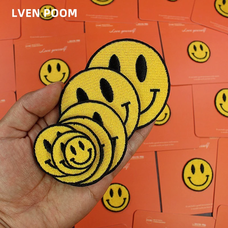 

hot High end smiling face embroidery patch Multiple sizes lovely Patches on clothes stickers sewing fusible patch cloth stickers