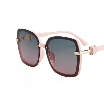 

Trendy Sunglasses For Women Big Frame Sunglasses Couples Personality Street Photography Europe And America Style 2021 New Trend