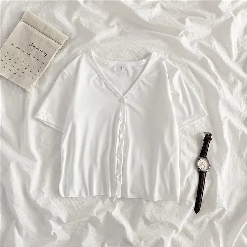 

Женский комплект из двух предметов, однобортная футболка с коротким рукавом и V-образным вырезом и широкие брюки с высокой эластичной талие...