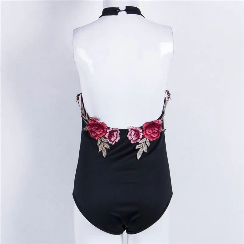 Женский комбинезон с открытыми плечами V-образным вырезом и открытой спиной |