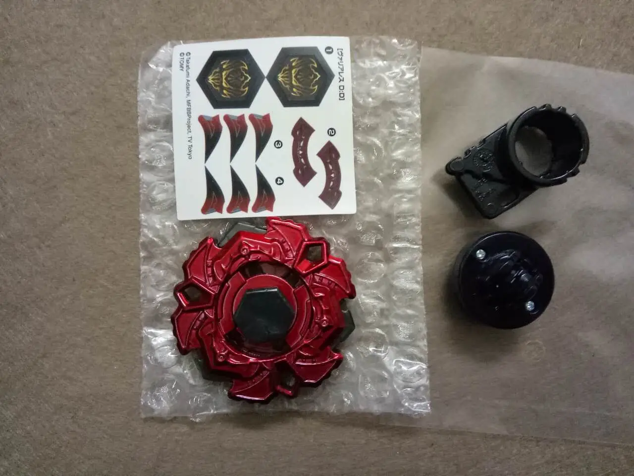 Оригинальный Топ Takara Tomy спиннинг BB114 вулкан торнадо ограниченный выпуск красный