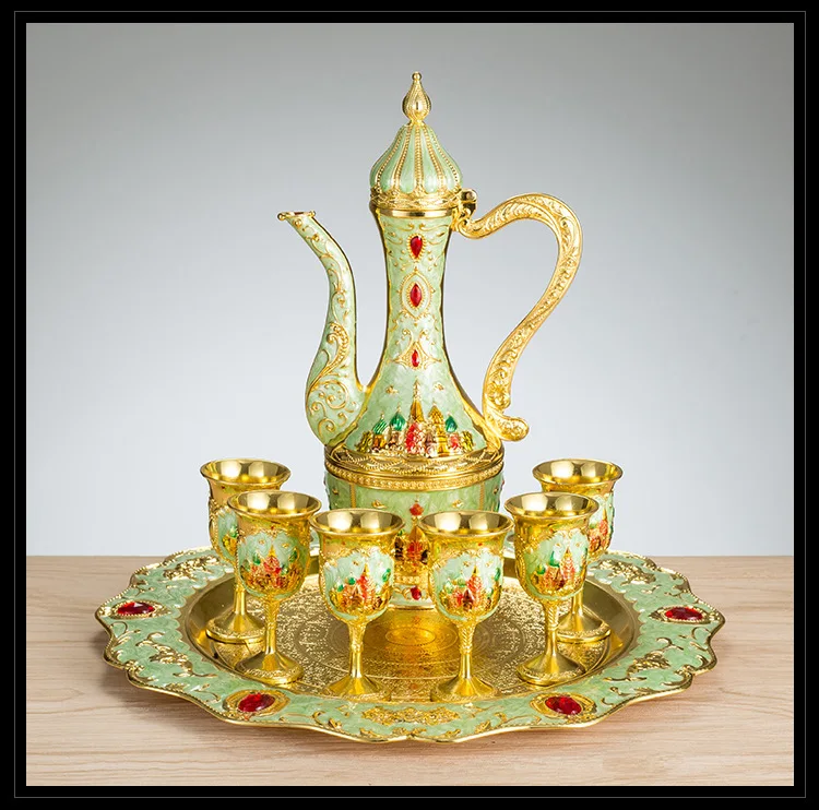 

Nordic Style Mini Wine Glass Set Creative Flagon Tray Red Color Retro Luxurious Cups and Wine Glass Metal Tacas Cups BD50WG