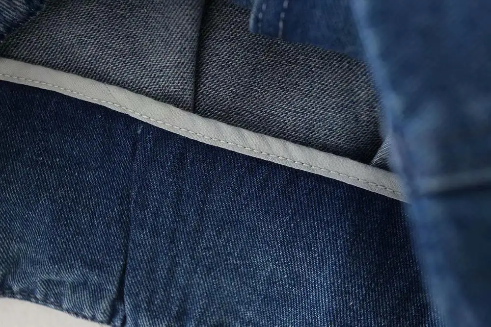 Модная куртка Bazaleas укороченная с V-образным вырезом женская синяя на пуговицах