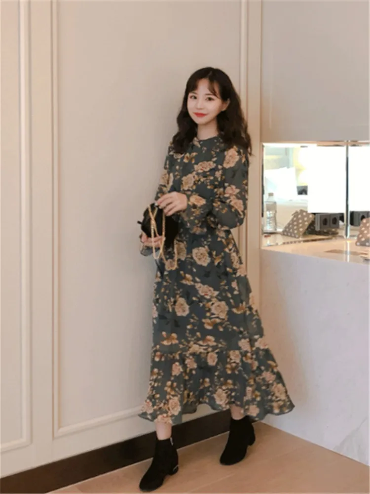 Платье с цветочным рисунком на бретелях Новинка 2018 года Сезон осень весна