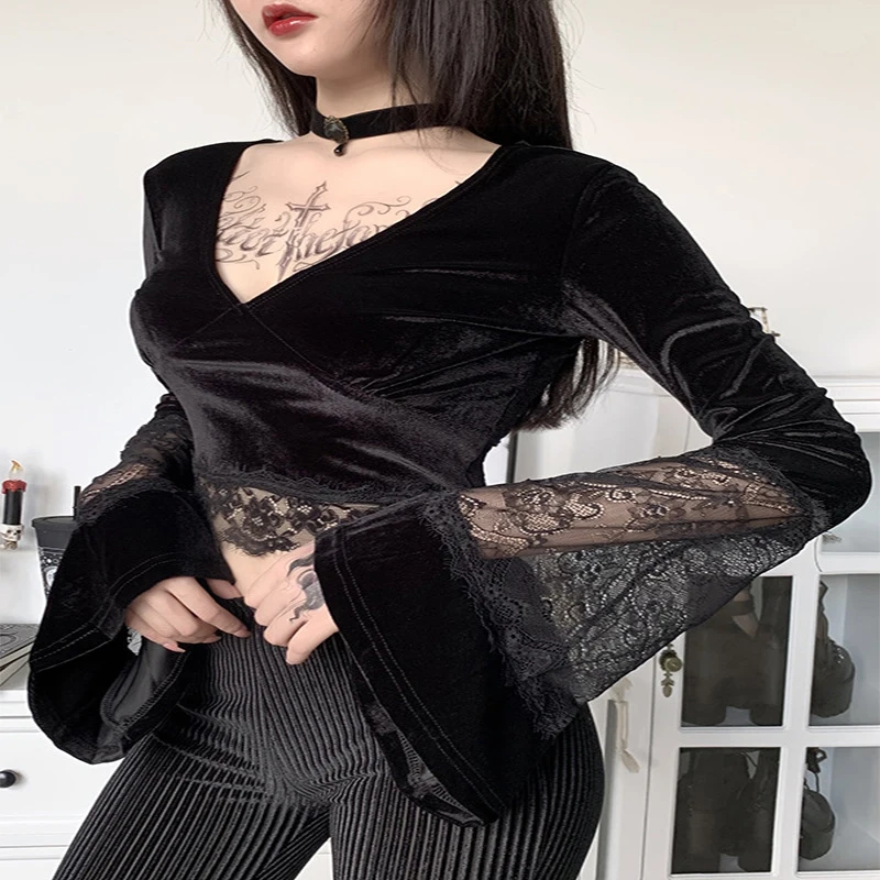 

2021 New Long Sleeve Bottoming Gothic Shirt Autumn Sexy See-Through Cropped Lace Trim Stitching Trumpet Sleeve Slim tops T-Shir