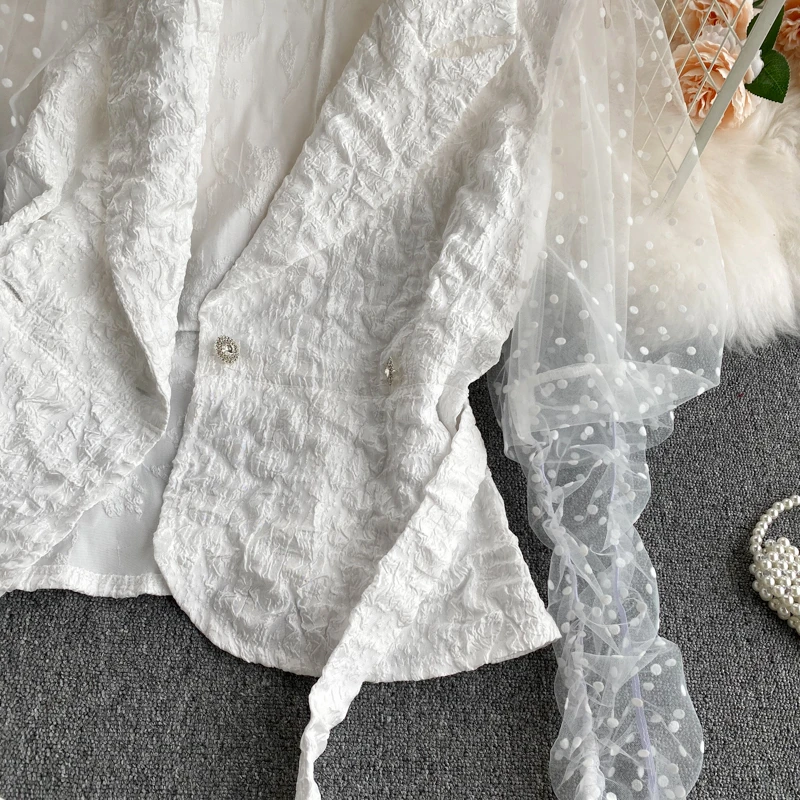 

Elegant V-neck Lace Blouse Shirt Ladies French Retro Palace Dot Mesh Patchwork Puff Sleeve Buttons Belted Short Tops