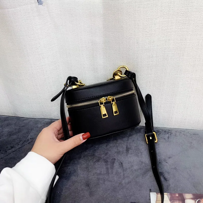 

Винтажные однотонные сумки-мешки для женщин, классические сумки-мессенджеры на плечо с цепочкой, кожаные сумки через плечо высокого качест...