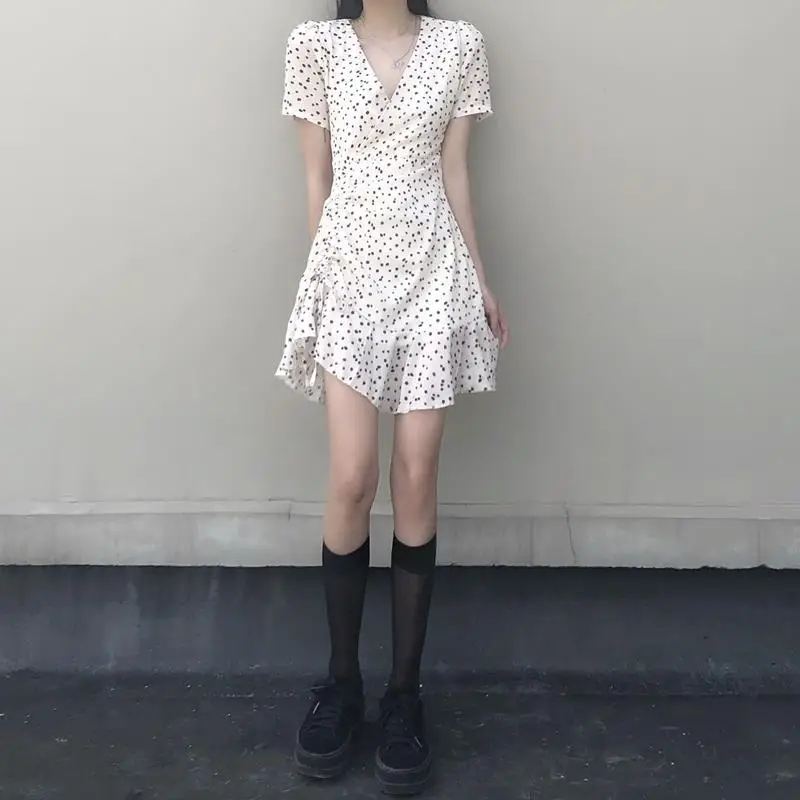 

Милое и милое платье ZOGAA с цветочным принтом, необычное дизайнерское нишевое платье с V-образным вырезом и короткими рукавами для ранней вес...