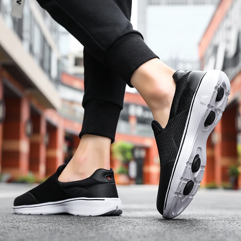 

2020 New Men Shoes Fashion Summer Casual Water Shoes Mesh Shoes Lightweight Breathable slip-on Chaussure Lazy Sneakers Plus Size