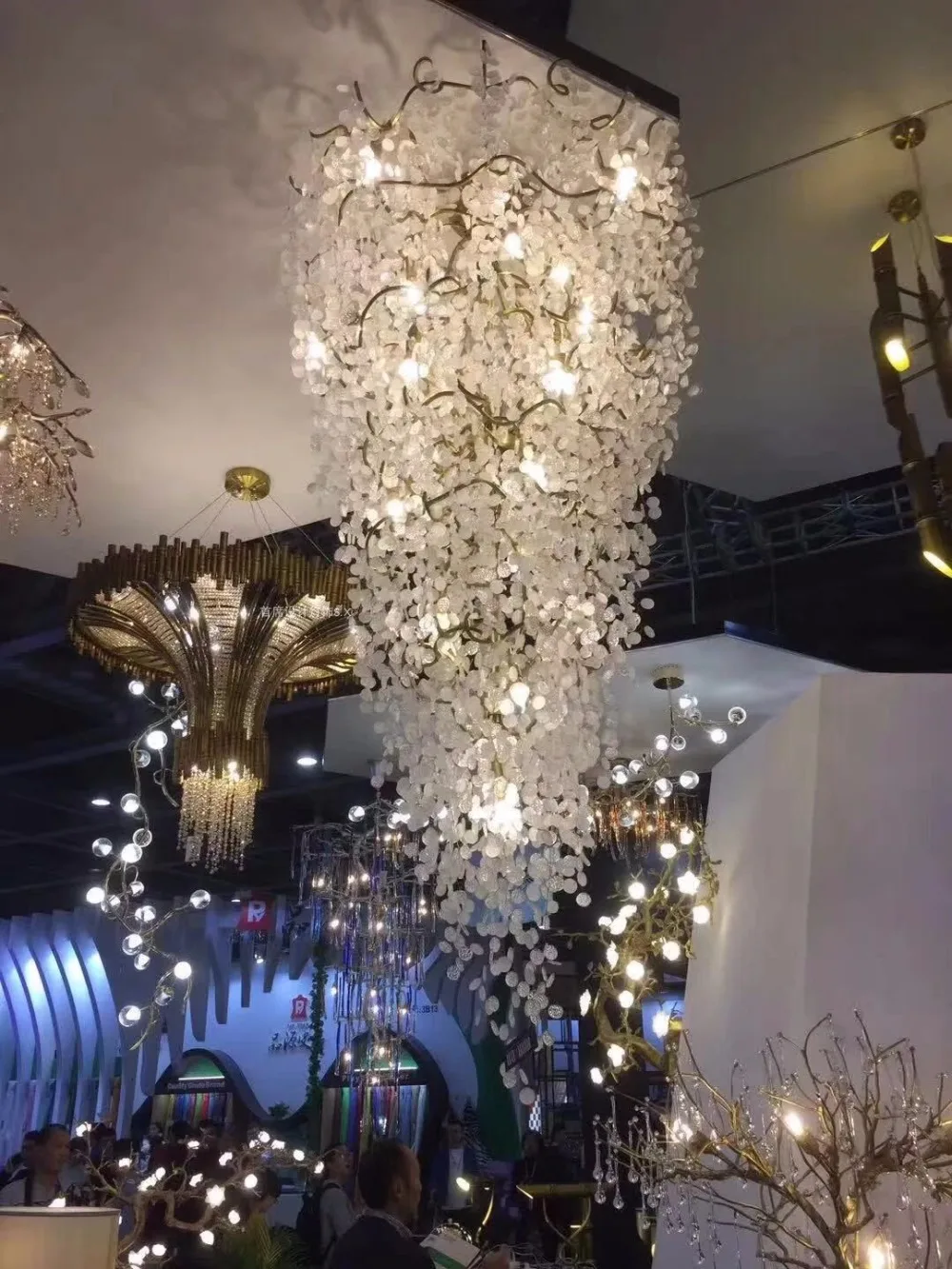 

Butterfly chandelier angel chandelier wings chandelier Nordic minimalist retro modern American ceiling lamp chandelier