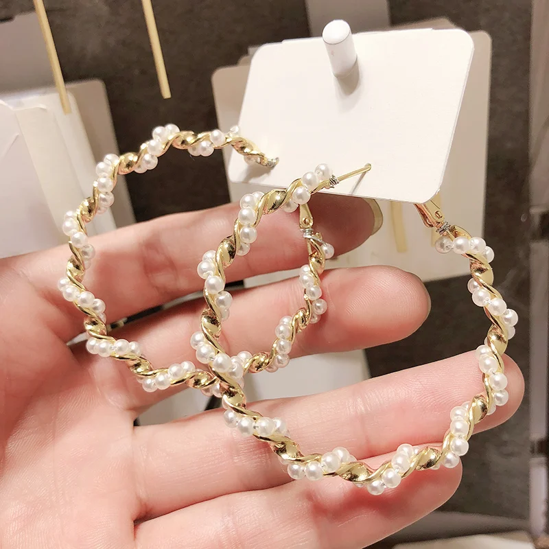 

Fashion Pearl Drop Dangle Earrings Yellow Flower Golden Sweet Jewelry Vintage Wooden Statement Earrings for Girls Women Gifts