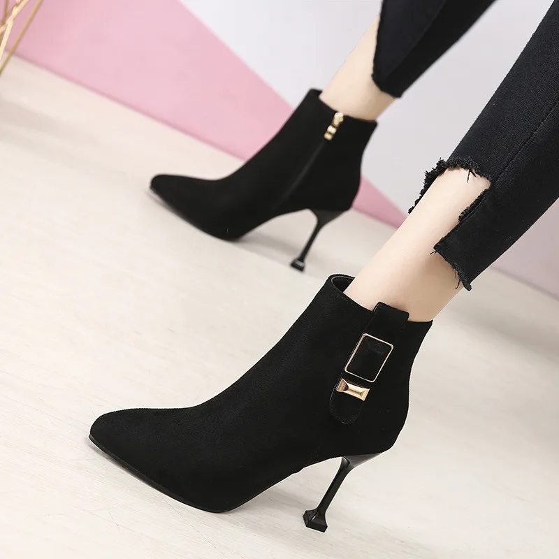 

Новое поступление; Осенние женские ботильоны; Обувь на высоком каблуке с пряжкой с острым носком; Пикантные мотоботы для женщин