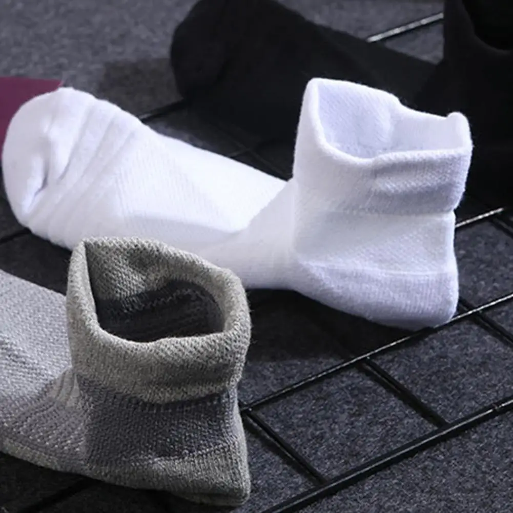 

Sporty Men Socks Anti Slip Ankle Length Solid Color Thickening Running Football Basketball Short Socks for Training Jogging