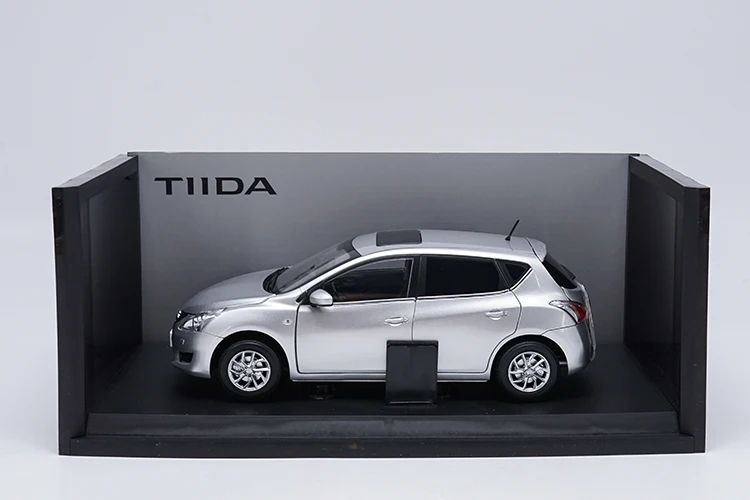 1:18 высокотщательная модель NISSAN TIIDA из сплава статические металлические модели