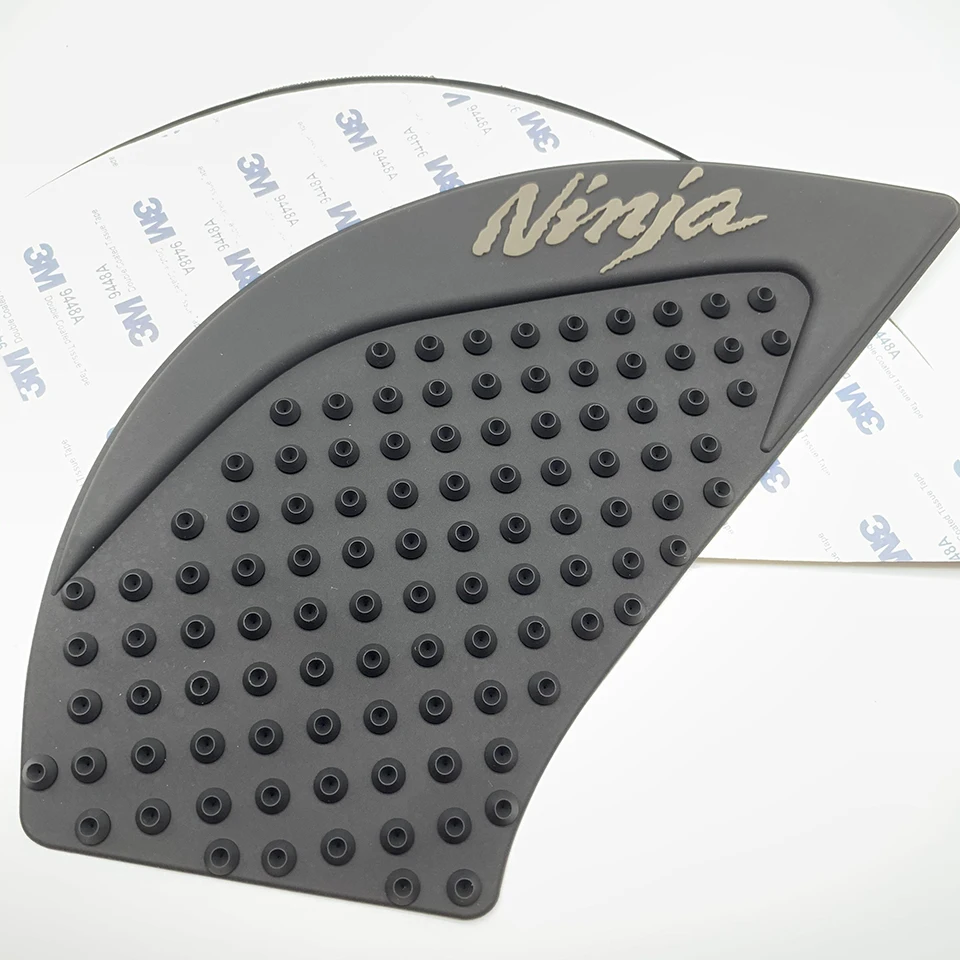 Противоскользящий протектор колена для мотоцикла с газовым баком и боковым