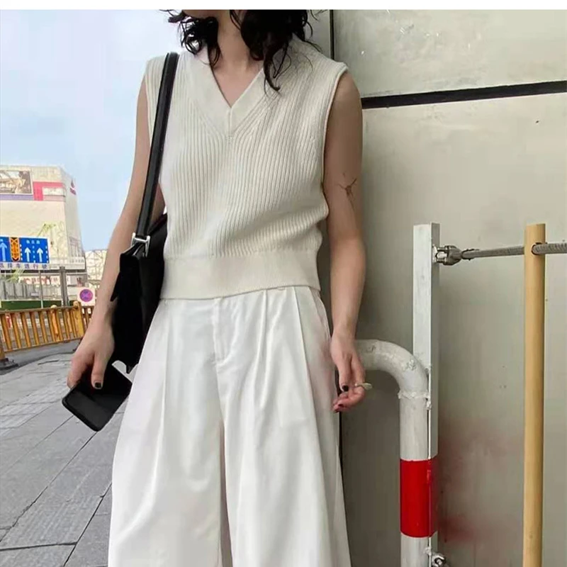 

Women's V-Neck Knitted Vest Sweater 2021 Early Autumn Casual Ladies Sleeveless Knitwear Jumper Female Office Wear Pullover Top