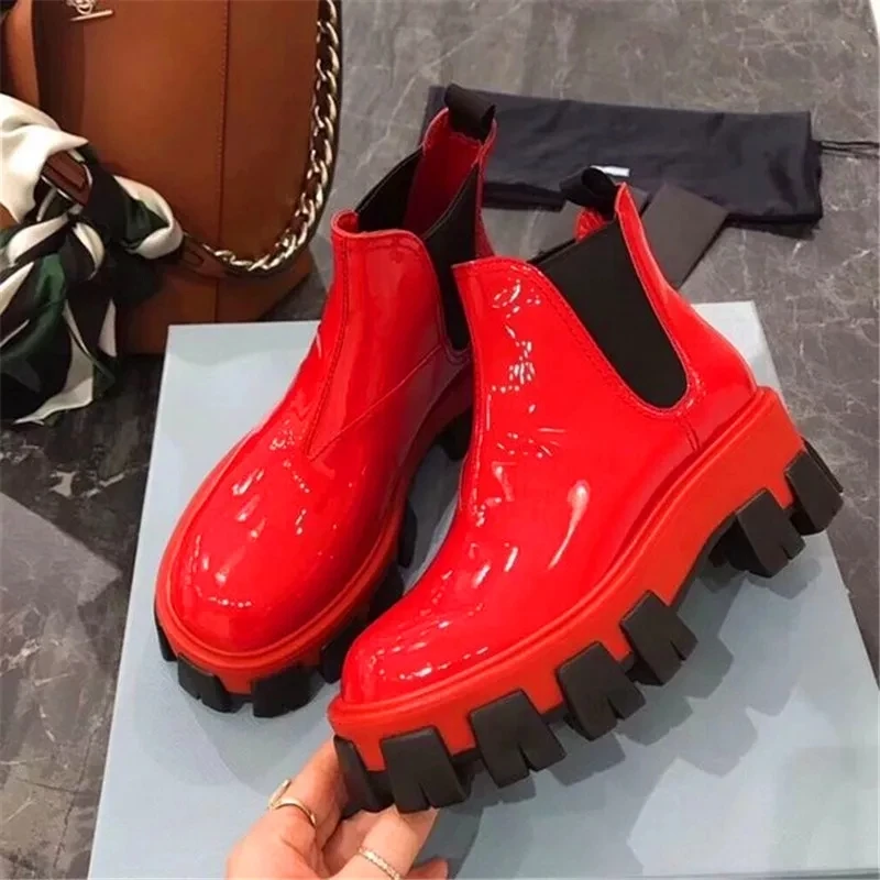 

Hot Autumn New Fashion Thick-soled Flat Platform British Fashion Black Patent Leather Chunky Short Chelsea Boots Stretch Shoes