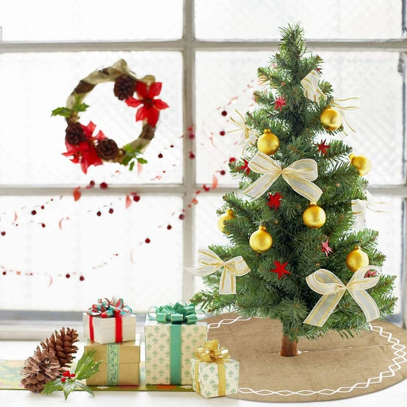 Юбка для новогодней елки из мешковины с белым кружевным декором ручной работы