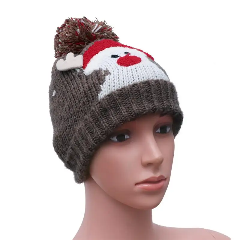 Детская шапка осенне зимняя с рисунком рождественского лося вязаная для волос