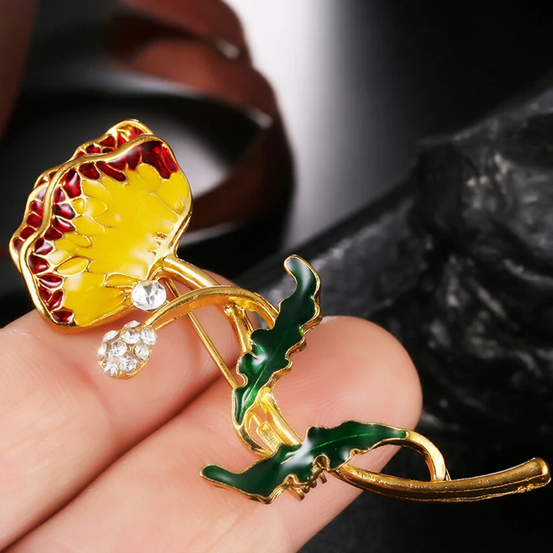 Эмалированная брошь в виде цветка животного с кристаллами Сика олень божья