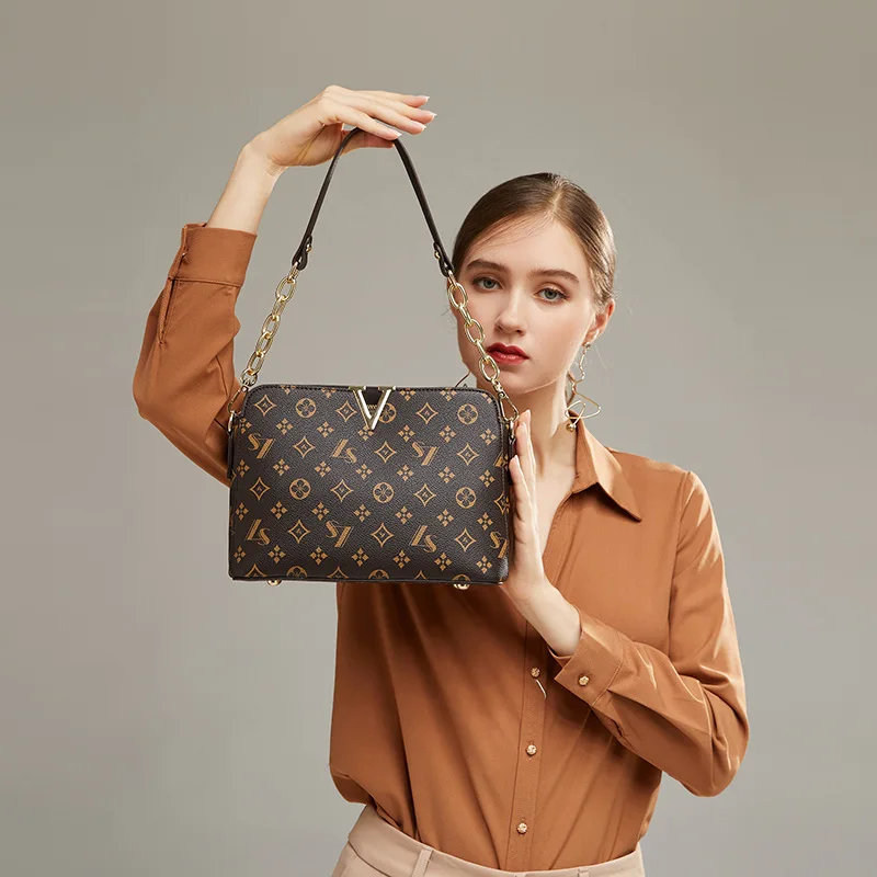 

Роскошная брендовая кожаная Дамская маленькая квадратная сумка с принтом для дальнозоркости, новинка 2021, модная универсальная сумка-мессе...