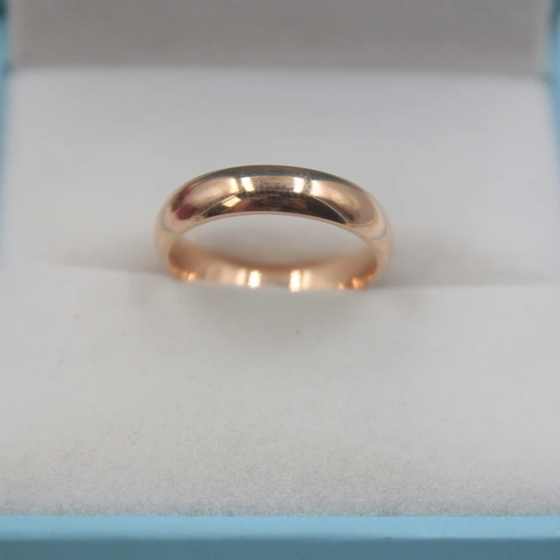 Чистое однотонное кольцо из 18 каратного розового золота женское гладкое на