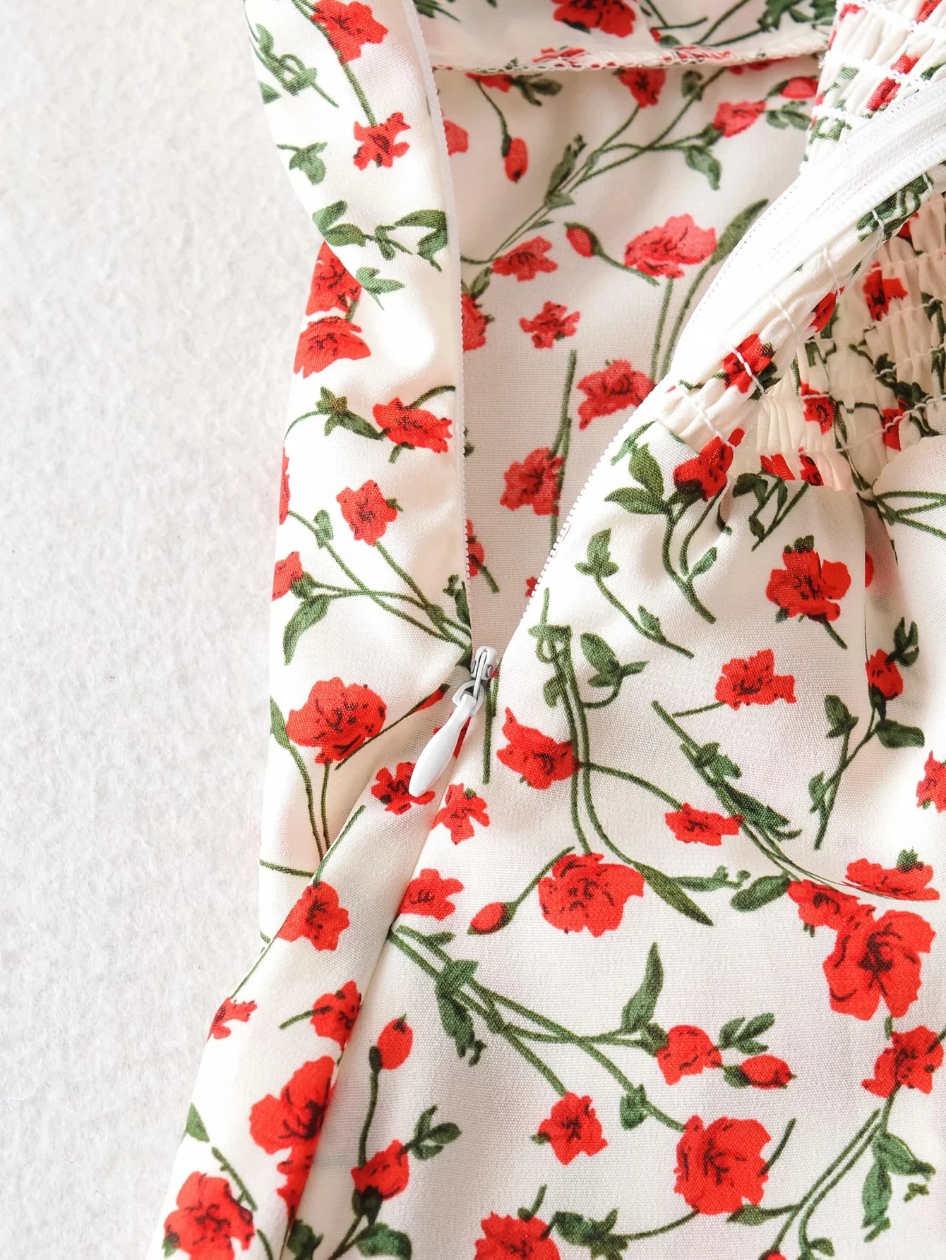 

Europe and the United States 2021 spring and summer new sling wood ear edge Chiffon floral short skirt, front chest lace up wais