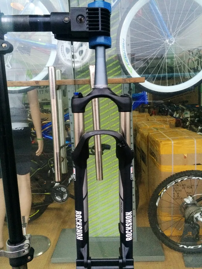 Велосипедная вилка rockshox Recon 29er ручной замок с дистанционным