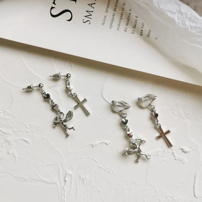 Европейские и американские хип-хоп панк Асимметричные сережки-крестики девушка