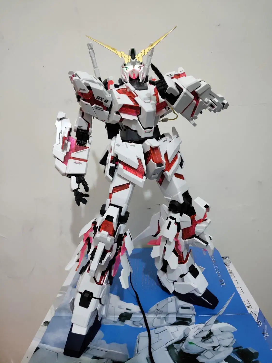 

DABAN Gundam 1/60 PG UNICORN Fighter Full Psycho- Frame Prototype Suit Mobile mode Assembled Action Figure Model Toys + Bracket