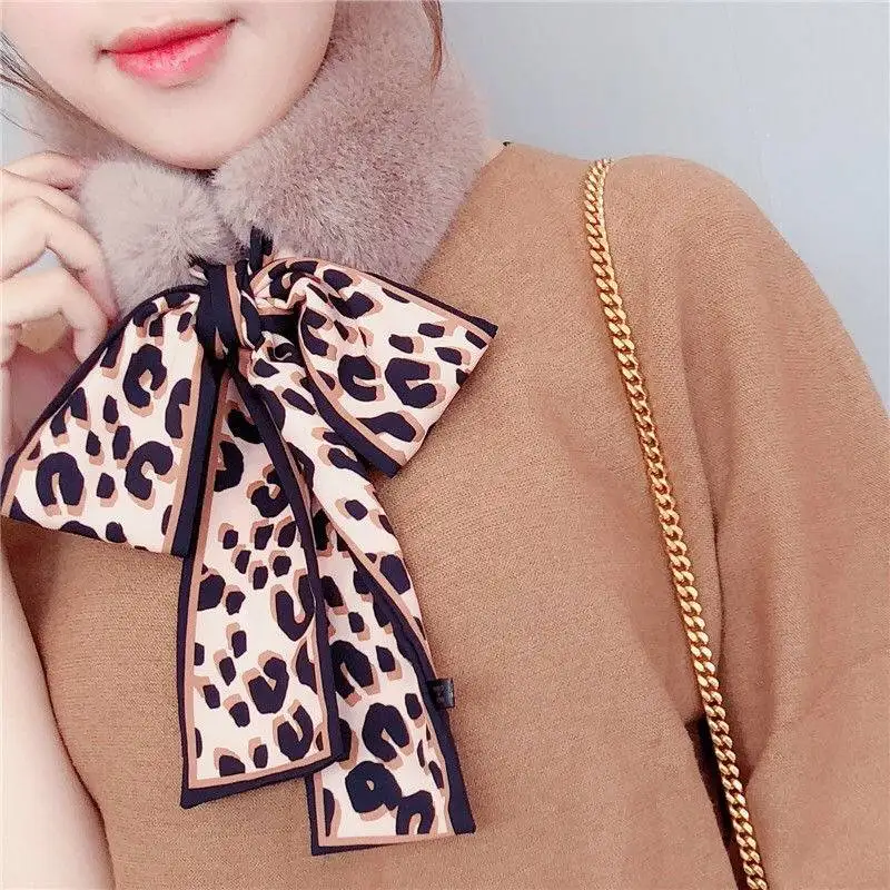 

Woman Faux Fur Scarf Collar
