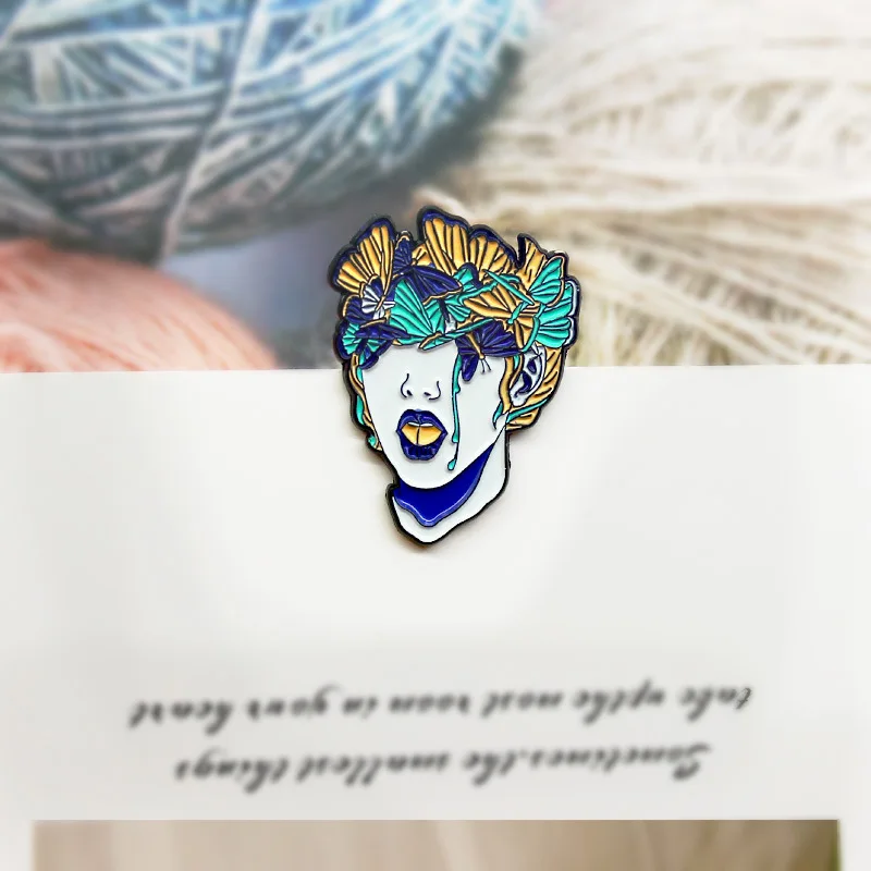 2021 Новое поступление Хэллоуин ужас синие слезы голова девочки эмалированная