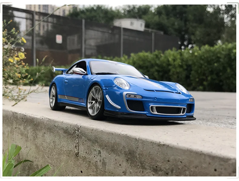 Bburago 1:18 Porsche 911 GT3 RS модель автомобиля из сплава Модель автомобиля Моделирование Украшение автомобиля коллекция Подарочная игрушка Литье под давлением модель игрушка для мальчиков