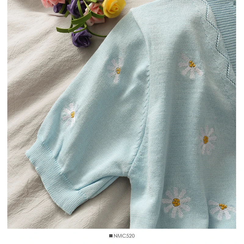 

Women Slim Bodycon V Neck Flowers Daisy Embroidery Knit Blouse Lady Sweet Casual Button Top Girls Elegant Daily Basic Shirt