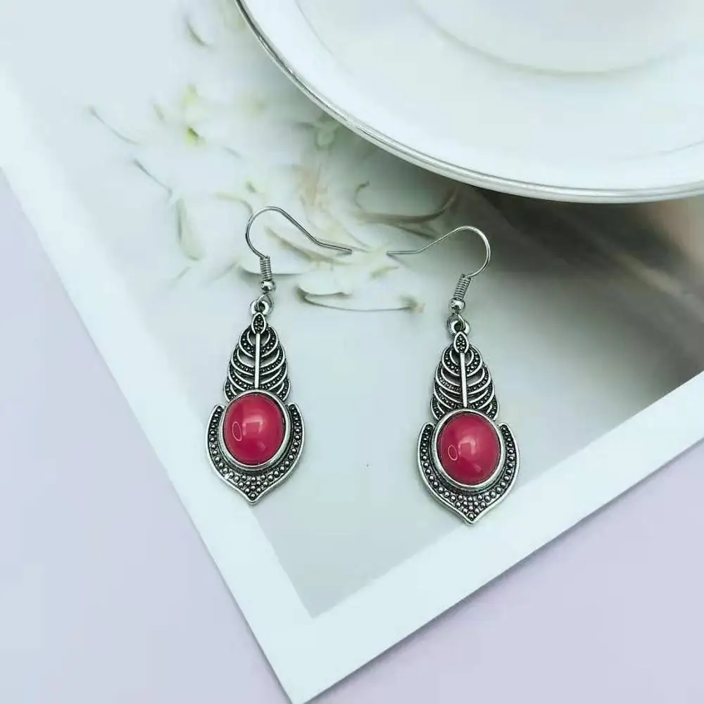 Модные женские сережки полированная серебристая цветная обшивка Хорошего