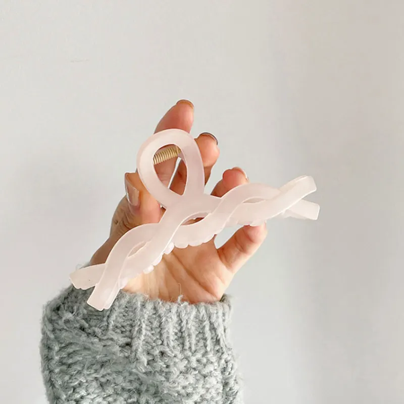 

Korean Hair Claws Geometric Hair Accessories Hairpins Irregular Twisted Claws Crabs Transparent Scrub Hairclip Women Headwear