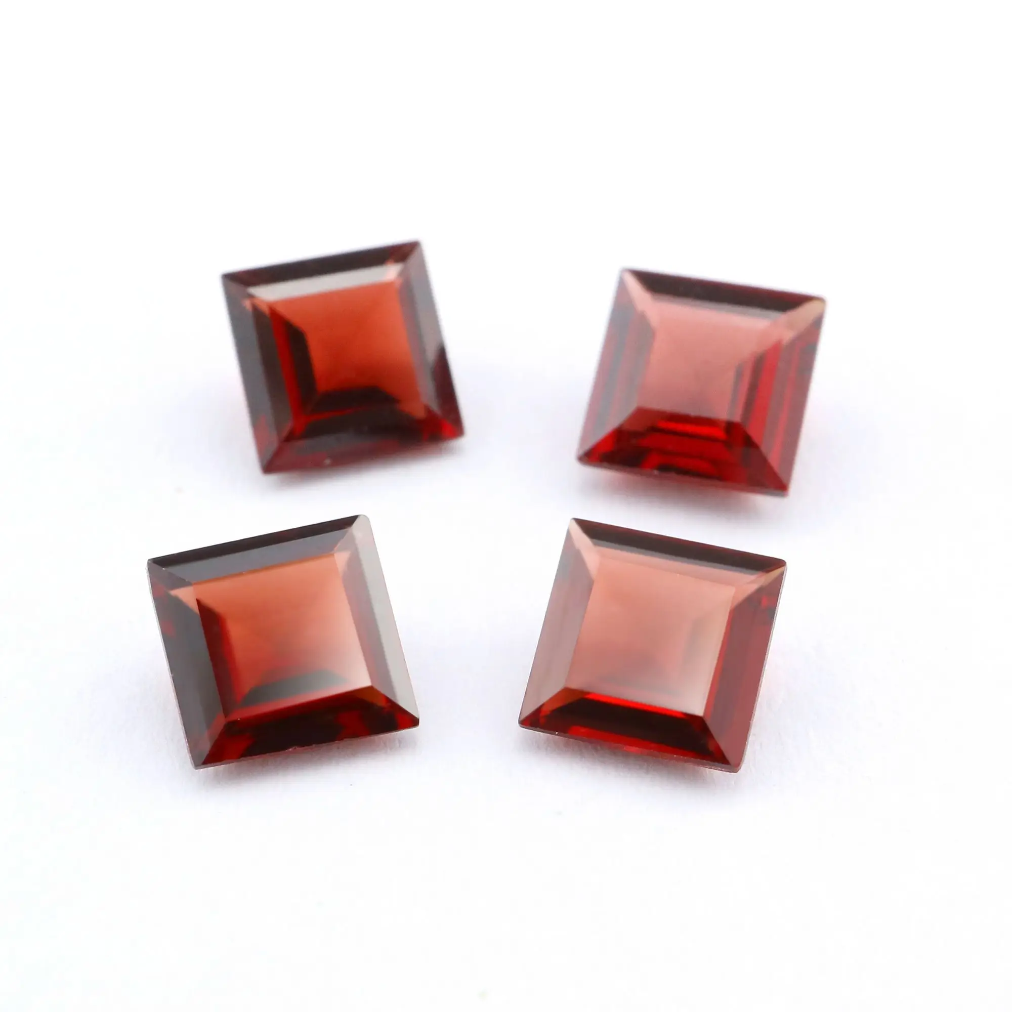 

1Pcs Natural Red Garnet January Birthstone Princess Cut Square Faceted Loose Gemstone Nature Semi Precious Stone DIY 4140021