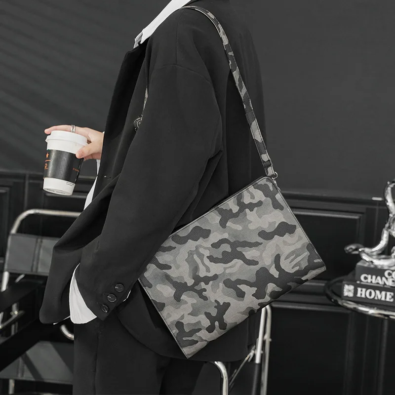 

Men Big Size Fashion Camouflage Pu Leather Clutch Bag with Shoulder Strap High Quality Envelope Hang Bag Zipper Leather Bag 2021