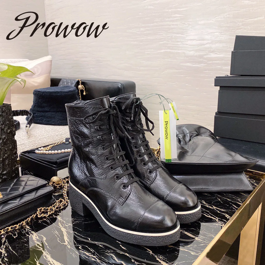 

Женские ботильоны из натуральной кожи на платформе, со шнуровкой