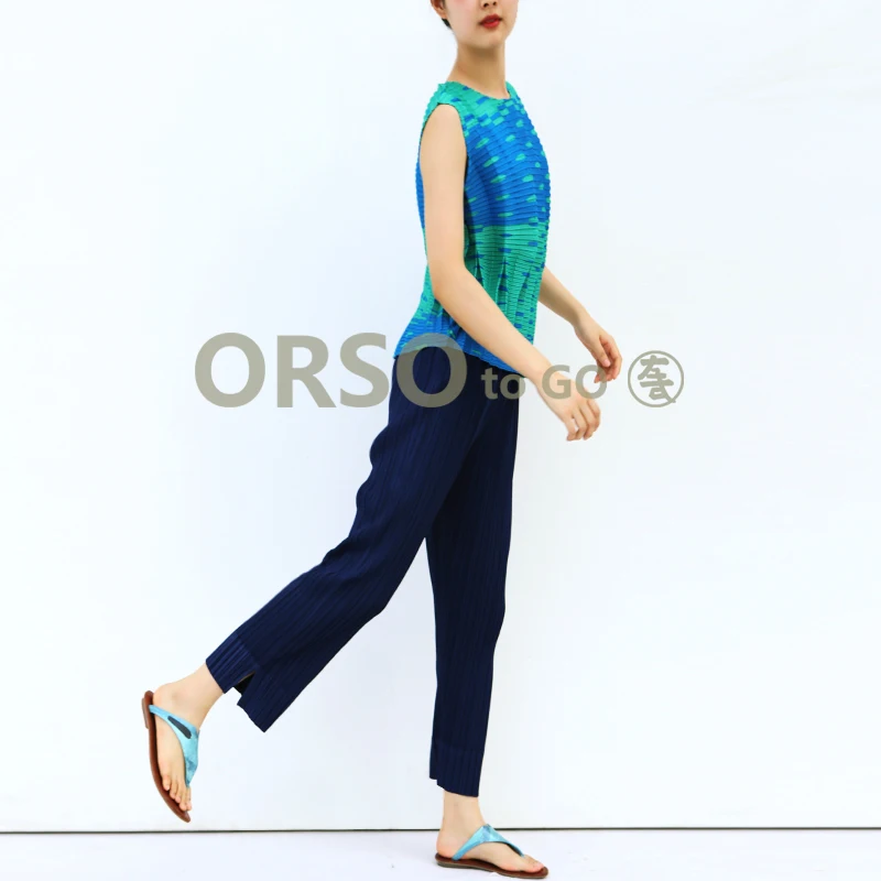 В наличии футболка миаке без рукавов с круглым вырезом Лидер продаж