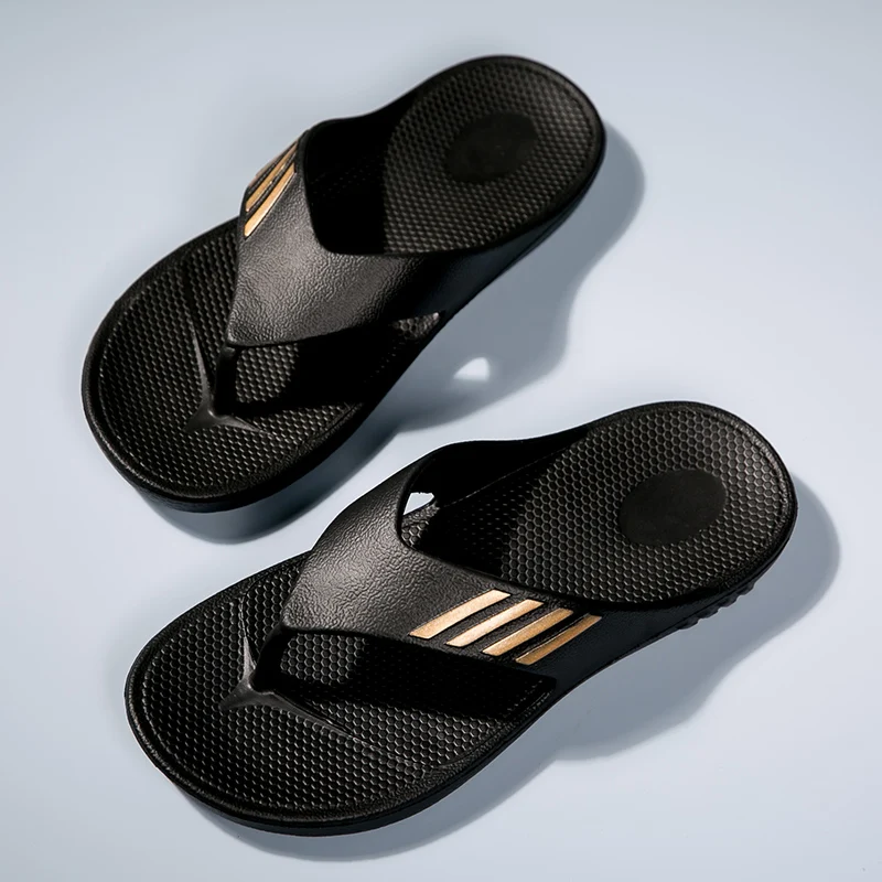 

Breathable Outdoor Flat Slippers Men New 2021 Sandy Beach Brand Shoes Flip Flop Light Sandals Home Flops Non-slip Casual